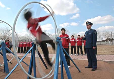 Female pilots to make debut in historic parade