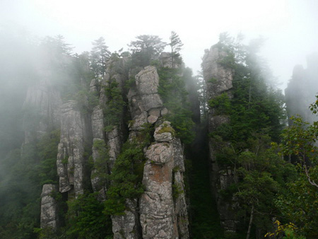 Scenic spots in NW China's Fengxian County