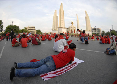 Protesters block traffic in Bangkok during mass rally