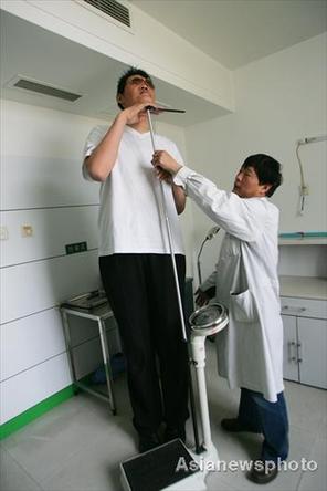 Henan native vying to be world's tallest