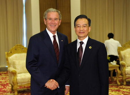 Premier Wen meets former US, Japanese leaders