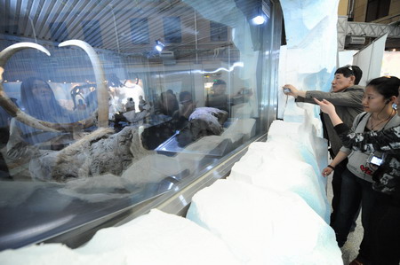 Ancient mammoths on display in Beijing