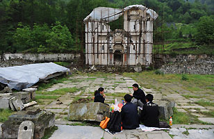 Tourism begins to revive in SW China's quake zones