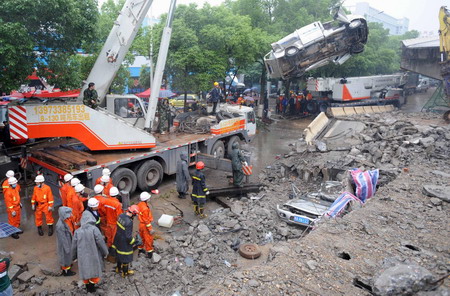 Death toll of viaduct collapse rises to 9