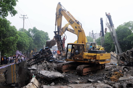 Death toll of viaduct collapse rises to 9