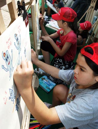 Children take part in painting competition to greet expo