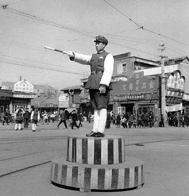 Photo album showcasing 60 years of new China launched