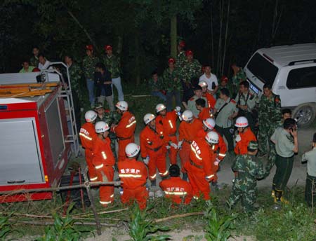 Chongqing landslide buries 87 people