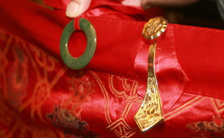 Luxury cassock cloaks luster of famed Shaolin Temple