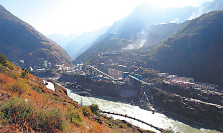 China suspends key hydropower projects
