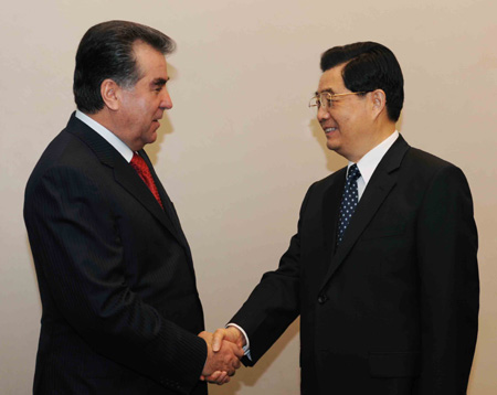 President Hu meets president of Tajikistan