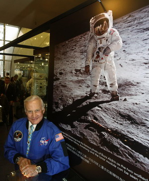 Aldrin backs Mars mission