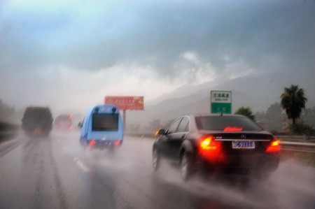 Tropical storm Linfa lands in E China