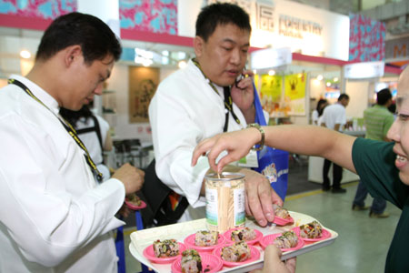 Cubic watermelons displayed at 2009 Food Taipei