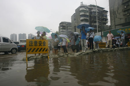 Wuhan city caught in deep rainwater