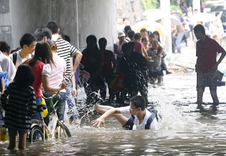 Wuhan city caught in deep rainwater