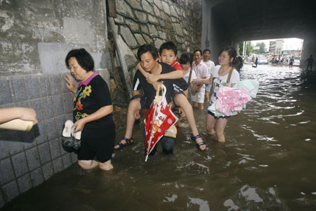 Wuhan city caught in deep rainwater