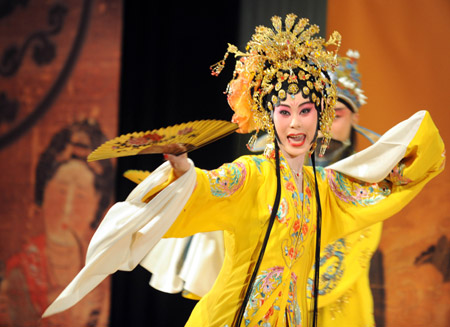 Traditional opera performed in Palace Museum of Taipei