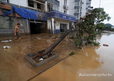 Sanitary efforts in full swing as flood recedes