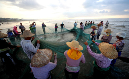 Special fishing method attracts tourists in Guangdong