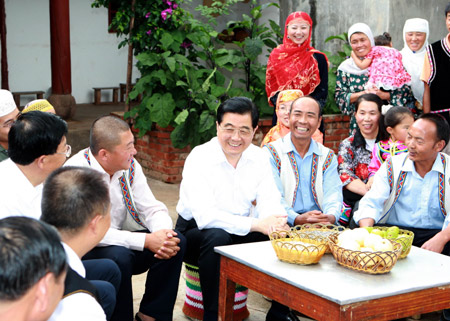 Hu urges all ethnic groups to show mutual respect