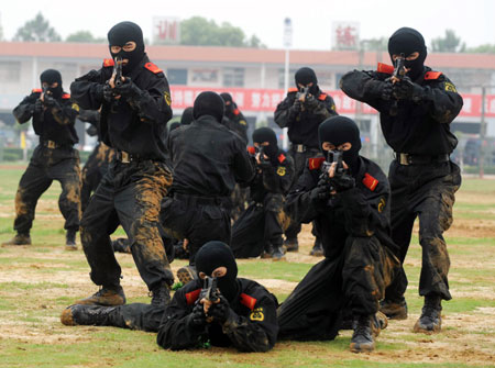 Anti-terrorism drill in E China city