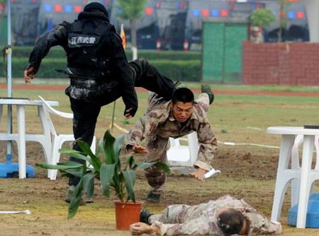 Anti-terrorism drill in E China city