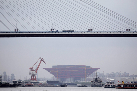 Pavilion for Shanghai 2010 Expo under construction