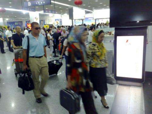 Urumqi-bound plane diverted after bomb threat