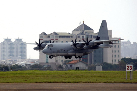 US plane delivers relief to typhoon-hit Taiwan‎