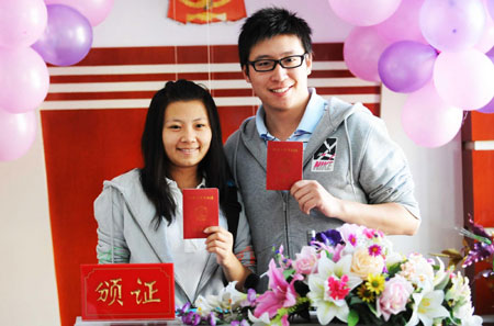 Lucky '999' day sees tens of thousands Chinese wed