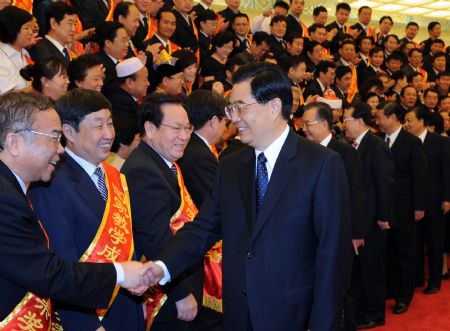 Chinese leaders extend festival greetings to teachers: