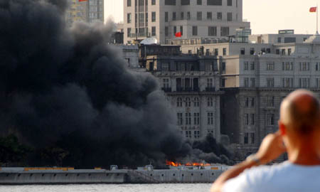 Sightseeing platform of Bund in Shanghai catches fire