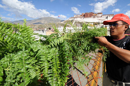 Lhasa gears up for 60th anniversary