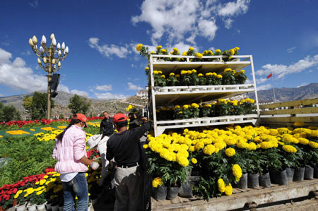 Lhasa gears up for 60th anniversary