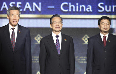 China, ASEAN leaders meet to boost regional co-op