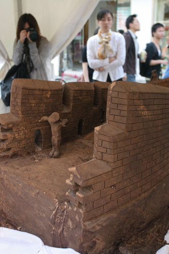 Chocolate Great Wall sculpture displayed in Shanghai