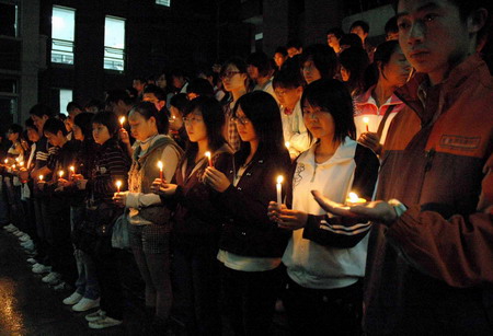 Teenage heroes mourned in central China