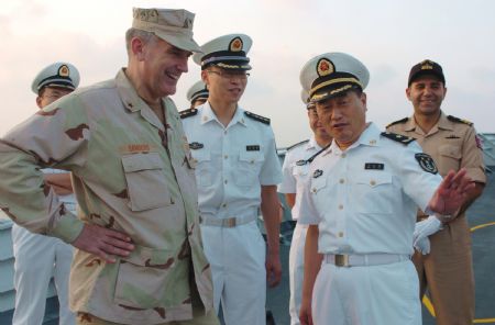 US fleet commander visits Chinese warship at Gulf of Aden