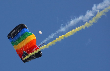 Air force show held in Beijing for anniversary