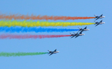 Air force show held in Beijing for anniversary