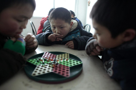 Life of AIDS orphans in Fuyang