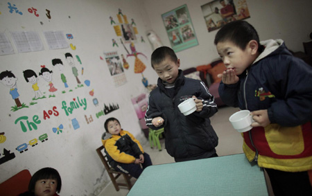 Life of AIDS orphans in Fuyang