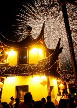 Jubilant Chinese greet New Year