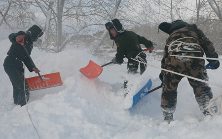 1 dead, over 5,000 evacuated after snowstorm in Xinjiang