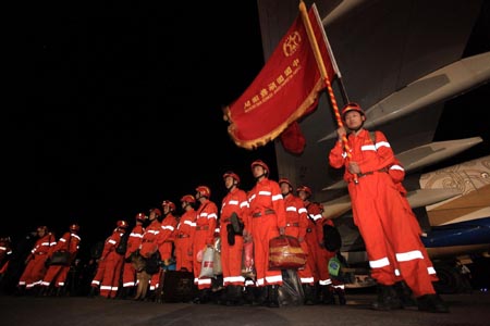 Chinese rescue team revs up rescue in Haiti