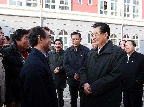 President Hu inspects reconstruction in quake-hit Shaanxi