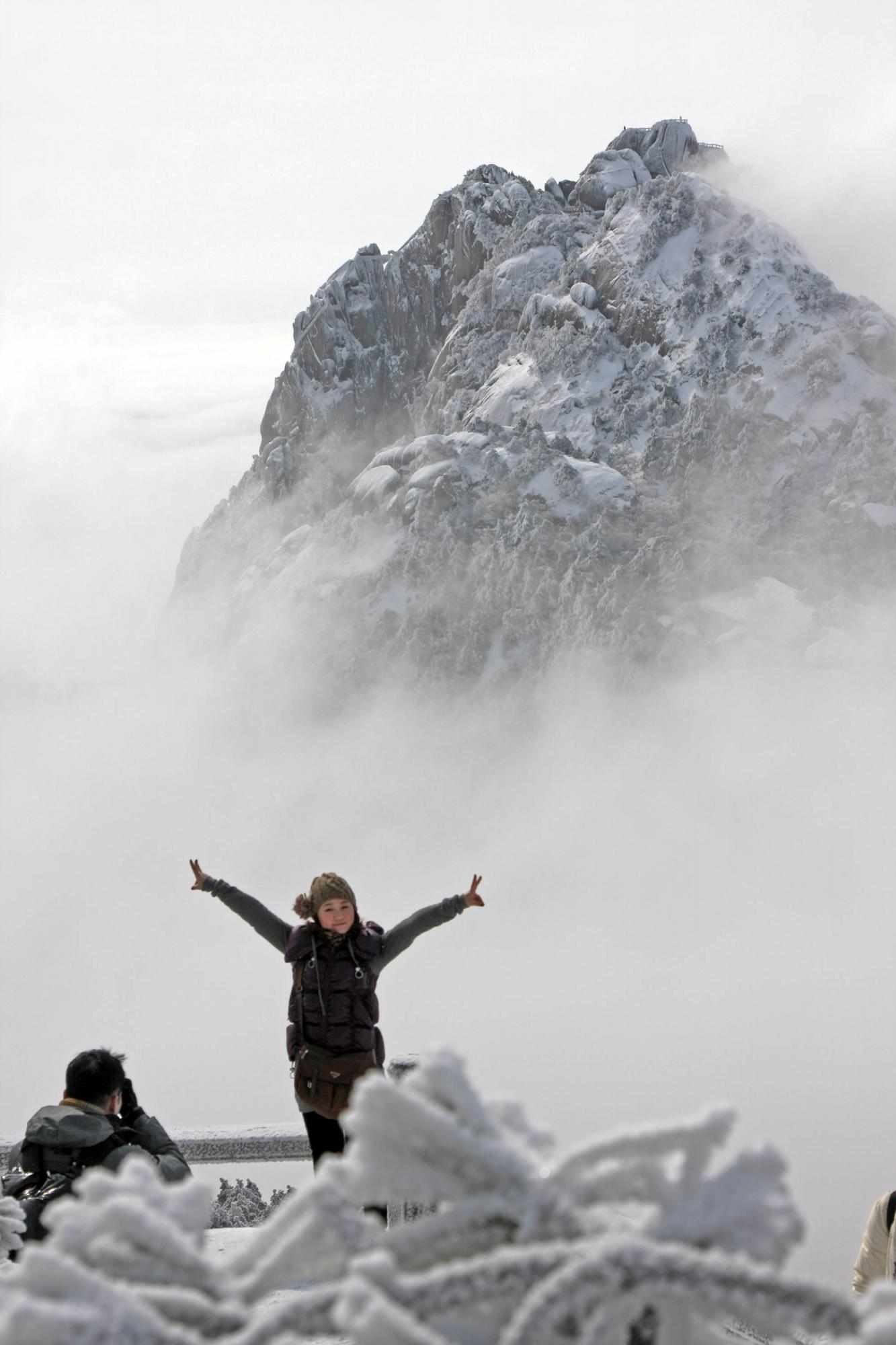 Huangshan Mountain under snow