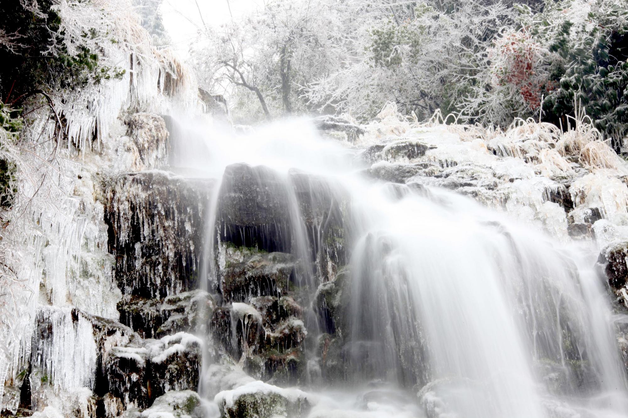 Huangshan Mountain under snow