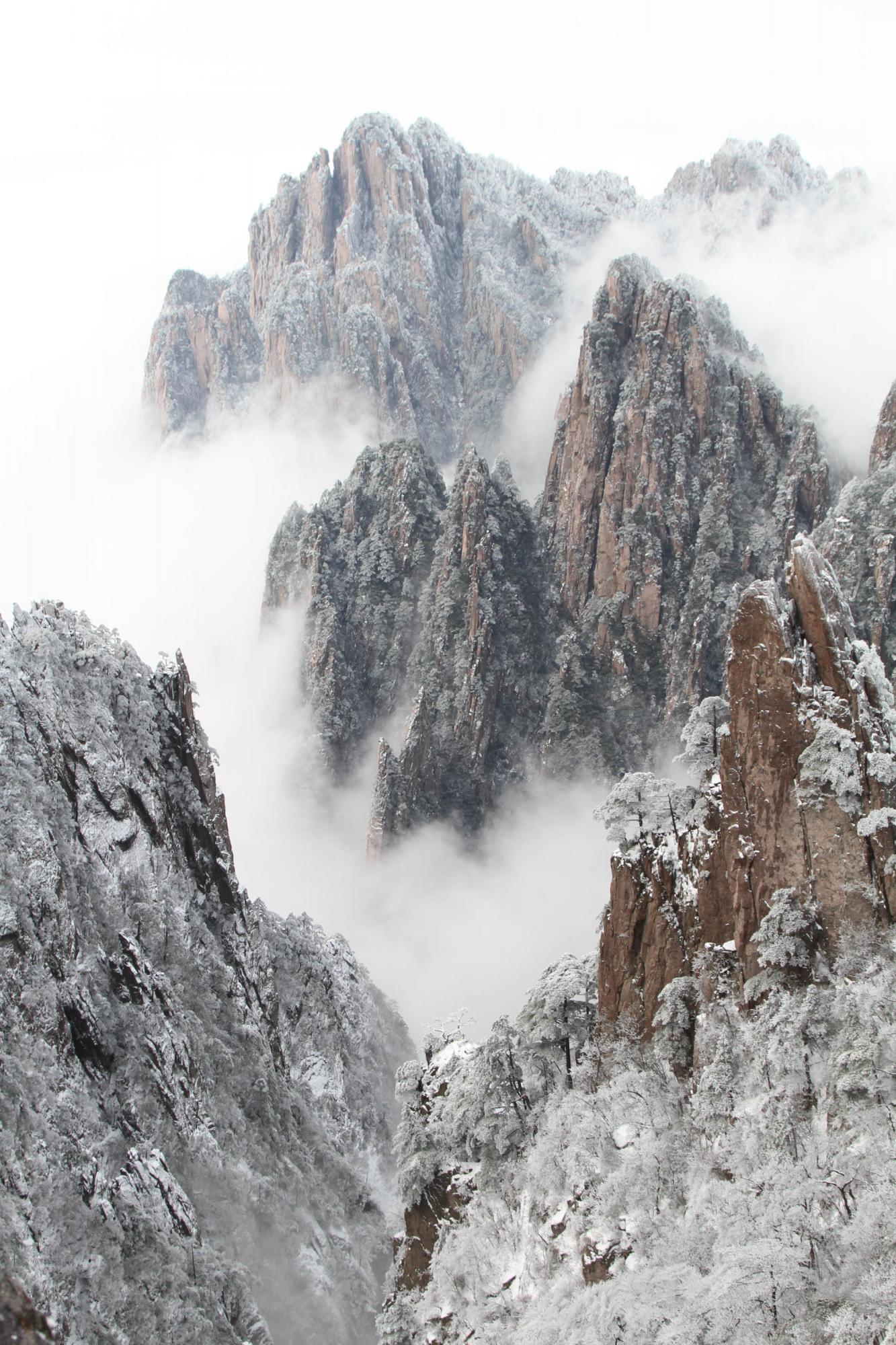 Huangshan Mountain under snow